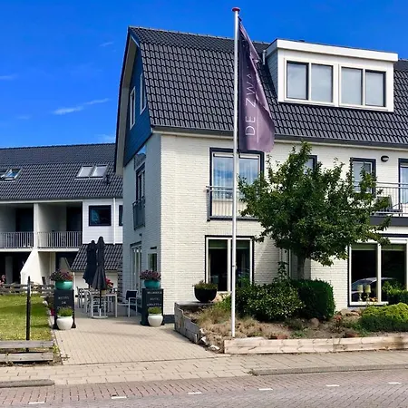Boutique De Zwaluw 3*
