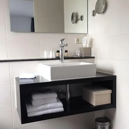 Boutique De Zwaluw Hotel 3*