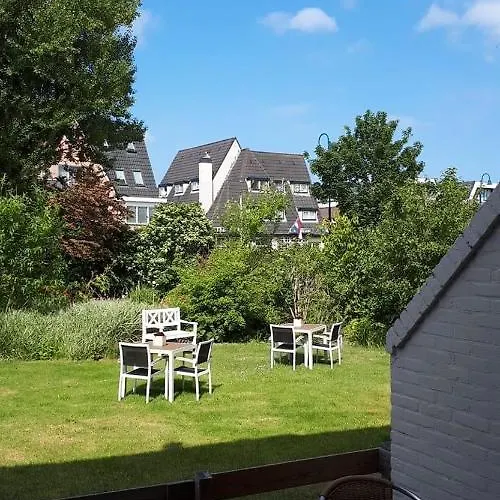 Boutique De Zwaluw Hotel 3*