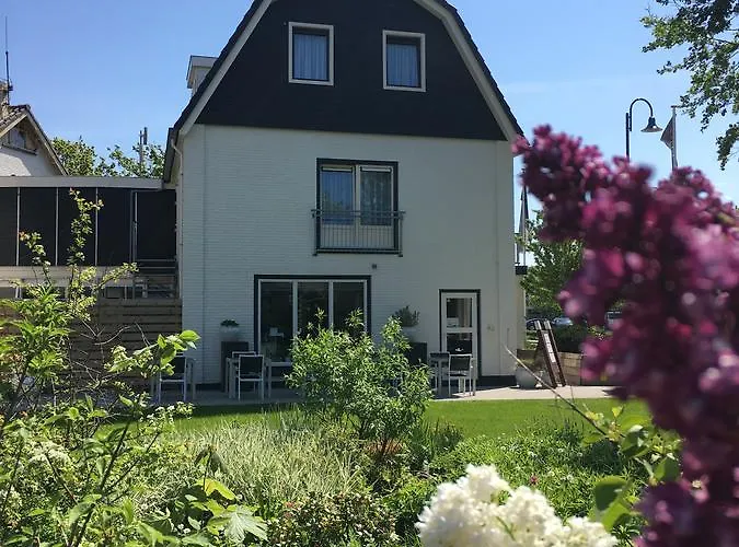 Boutique De Zwaluw 3*